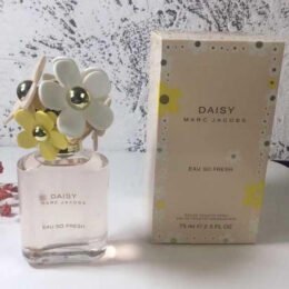 A156 Marc Jacobs Marc Jacobs Daisy
