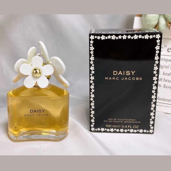 Marc Jacobs Daisy