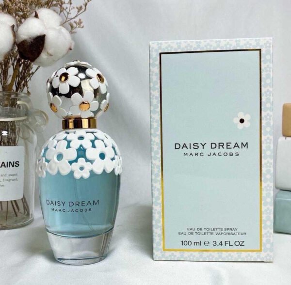 A253 Marc Jacobs daisy dream