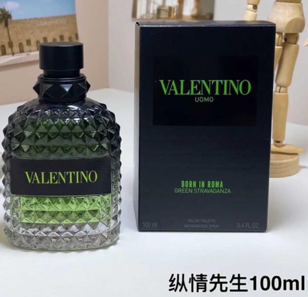 Valentino BORN IN ROMA
GREEN STRAVAGANZA